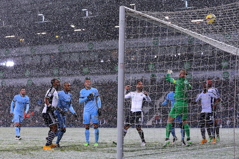 Illustration for article titled West Brom And Manchester City Played In A Real-Life Snow Globe Today